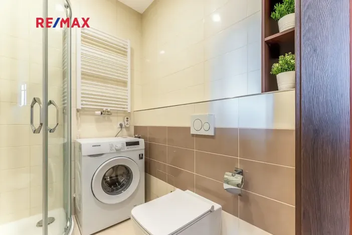 Pronájem bytu 1+kk, Praha - Libeň, náměstí Dr. Václava Holého, 27 m2