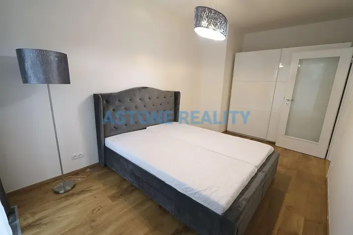 Pronájem bytu 2+kk, Praha - Žižkov, Olšanská, 51 m2