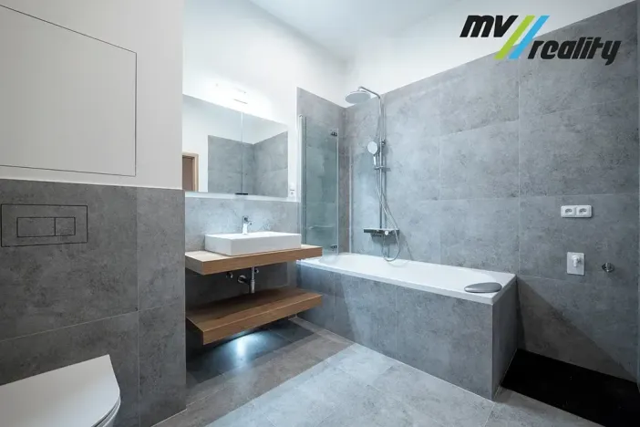 Prodej bytu 2+1, Milovice, Topolová, 66 m2