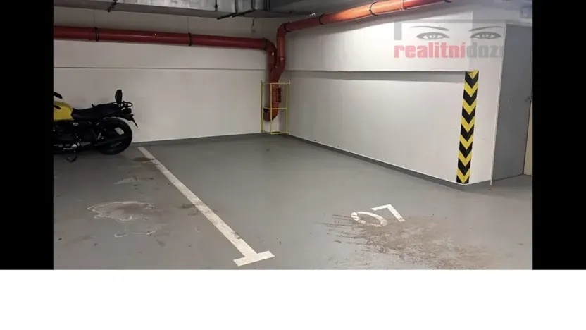 Pronájem garážového stání, Brno, Sentická, 12 m2