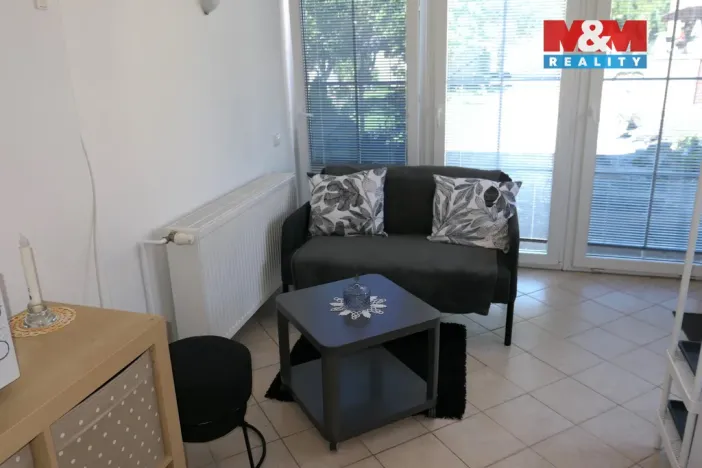 Pronájem bytu 1+kk, Loděnice, Spojovací, 21 m2