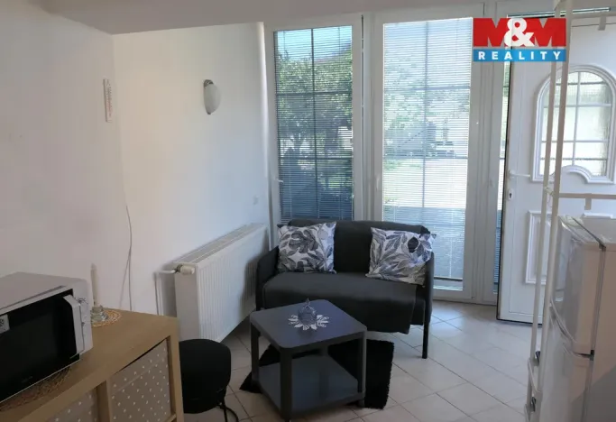 Pronájem bytu 1+kk, Loděnice, Spojovací, 21 m2