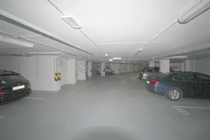 Pronájem garážového stání, Praha - Libeň, Březenská, 16 m2