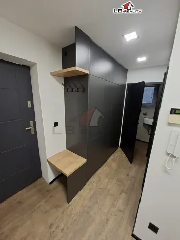 Pronájem bytu 3+1, Kolín, Kpt. Jaroše, 95 m2