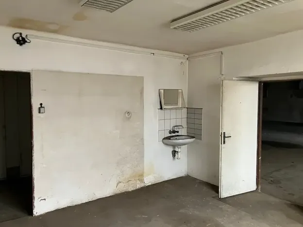 Pronájem výrobních prostor, Buštěhrad, 925 m2