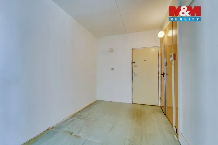 Prodej bytu 2+1, Karlovy Vary - Doubí, Modenská, 60 m2