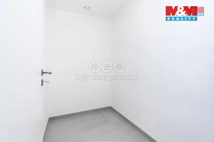 Pronájem obchodního prostoru, Pardubice, Smilova, 39 m2