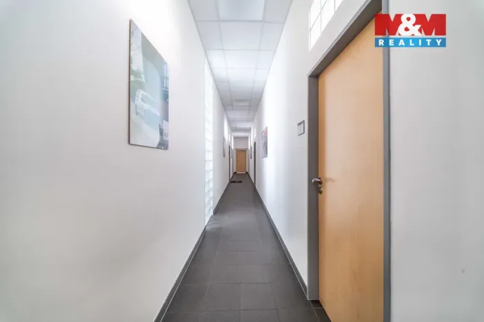 Pronájem kanceláře, Plzeň, Božkovské náměstí, 1021 m2