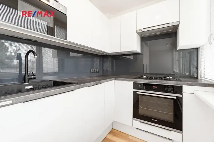 Pronájem bytu 3+kk, Praha - Karlín, Nekvasilova, 55 m2