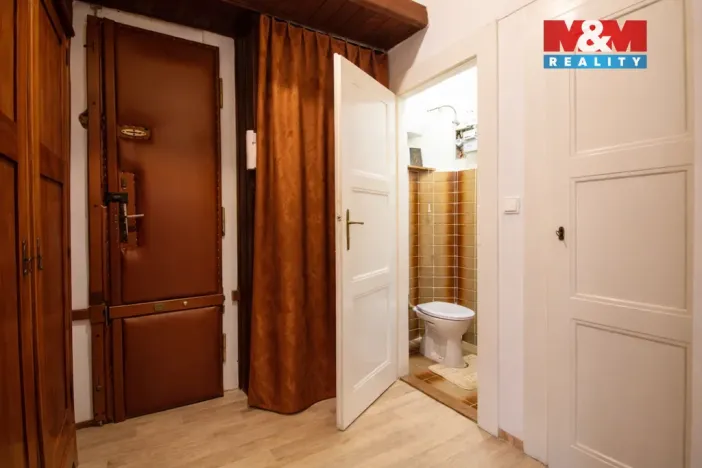 Pronájem bytu 2+kk, Praha - Žižkov, Žerotínova, 55 m2