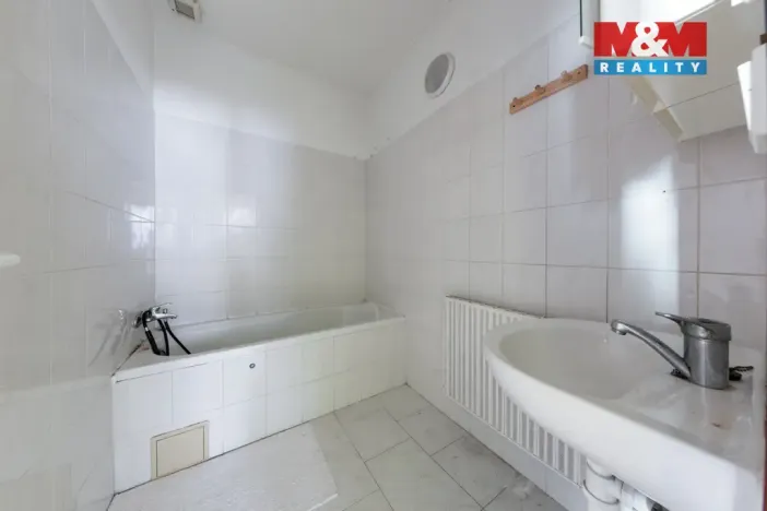 Prodej výrobních prostor, Nejdek, Závodu míru, 2388 m2