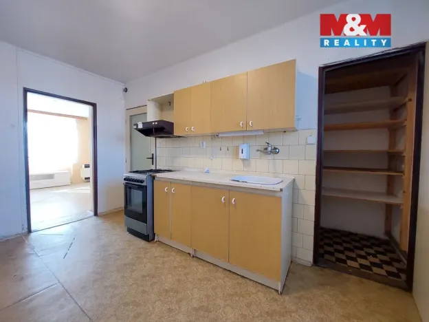 Prodej bytu 1+1, Klášterec nad Ohří - Miřetice u Klášterce nad Ohří, Pražská, 52 m2