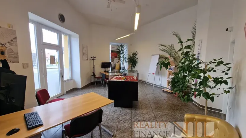 Pronájem obchodního prostoru, Plzeň, Na Roudné, 76 m2