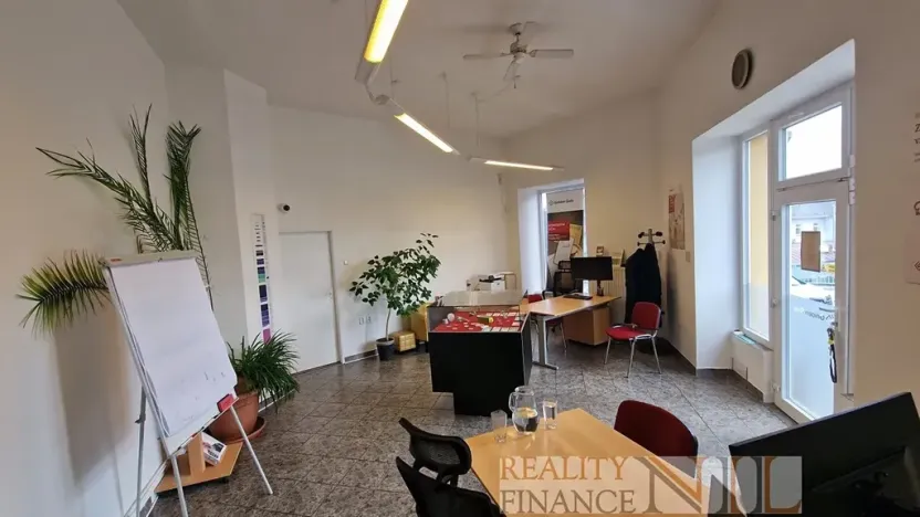 Pronájem obchodního prostoru, Plzeň, Na Roudné, 76 m2