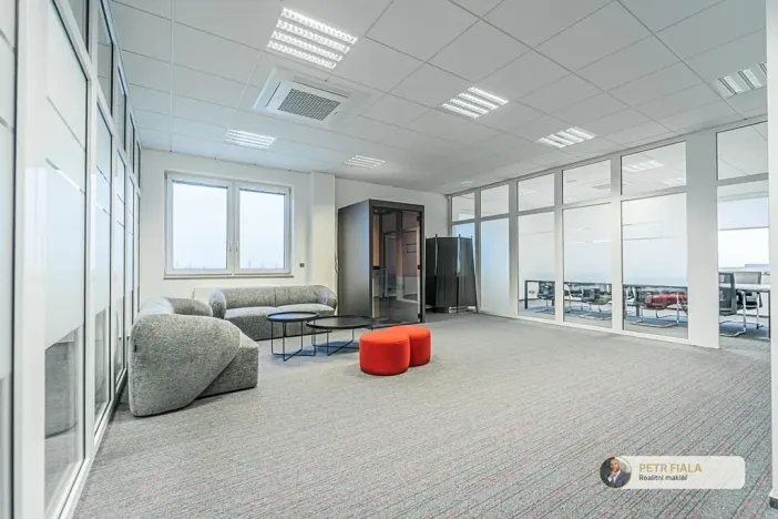 Pronájem kanceláře, Praha - Dolní Chabry, Dopraváků, 258 m2