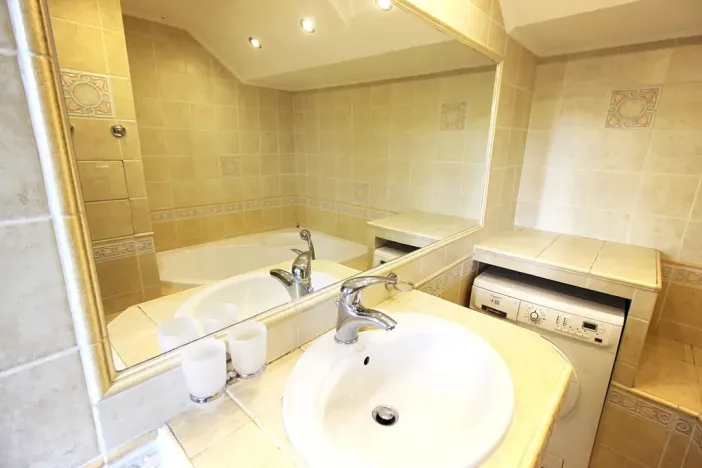 Pronájem bytu 1+kk, Teplice, Alejní, 31 m2