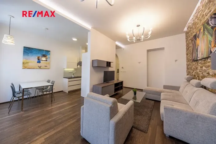 Prodej bytu 2+kk, Praha - Staré Město, Křižovnická, 71 m2