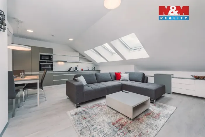 Pronájem bytu 2+kk, Pardubice - Zelené Předměstí, Na Hrádku, 68 m2