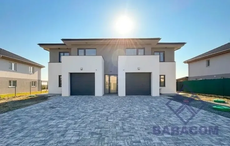 Prodej rodinného domu, Polerady, 380 m2