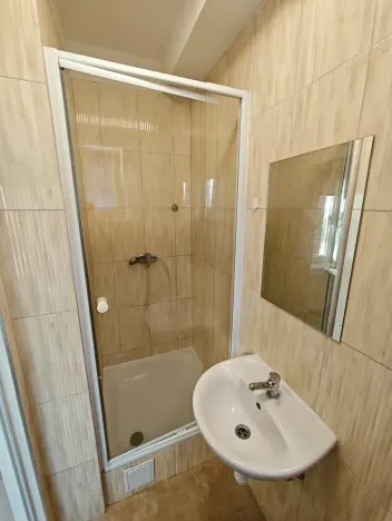 Pronájem bytu 1+kk, Praha - Hlubočepy, Na Zlíchově, 17 m2