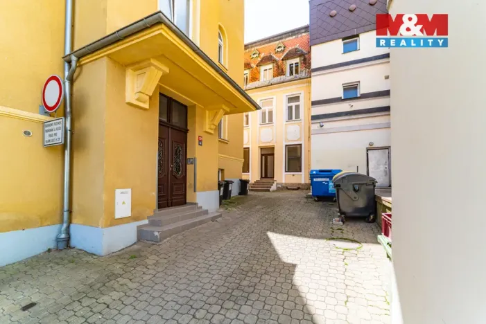 Pronájem obchodního prostoru, Mariánské Lázně, Hlavní třída, 76 m2