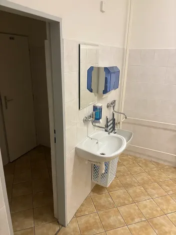 Pronájem kanceláře, Praha - Libeň, Sokolovská, 20 m2