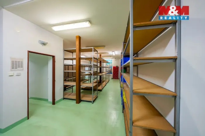 Pronájem výrobních prostor, Žďár, 1089 m2