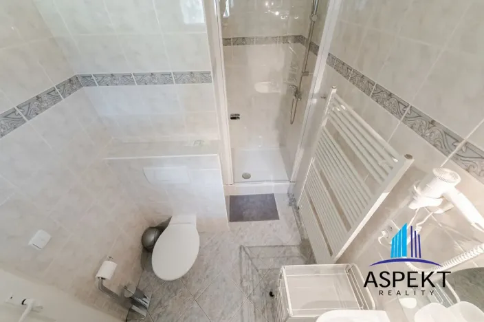 Pronájem bytu 1+kk, Praha - Kobylisy, Učitelská, 25 m2