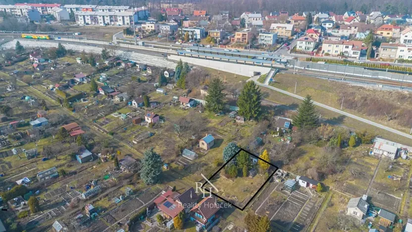 Prodej zahrady, Kladno, 303 m2