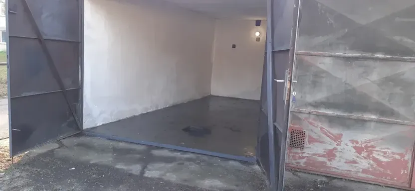 Pronájem garáže, Hradec Králové, 20 m2