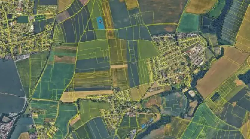 Prodej podílu pole, Veleň, 2619 m2