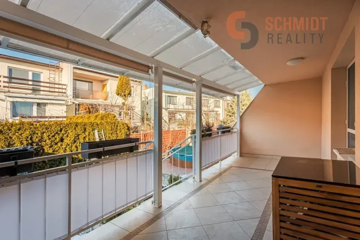 Prodej rodinného domu, Hustopeče, U Větrolamu, 300 m2