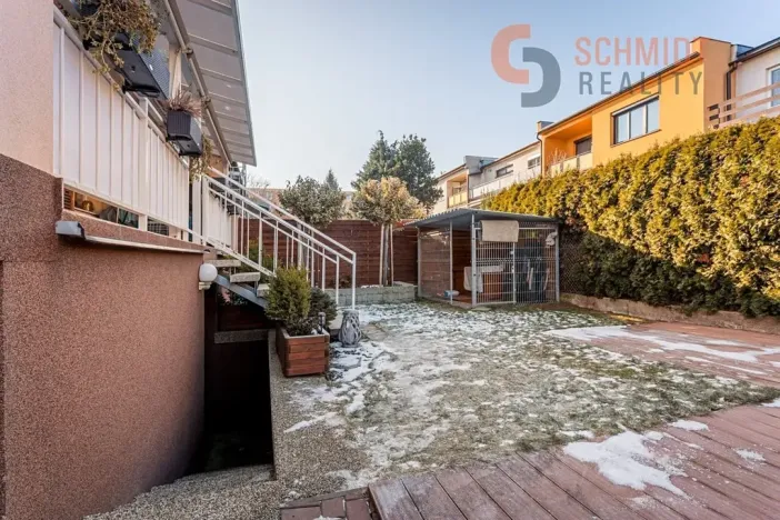 Prodej rodinného domu, Hustopeče, U Větrolamu, 300 m2