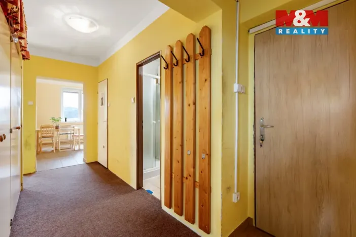 Prodej bytu 3+1, Bzová, 75 m2