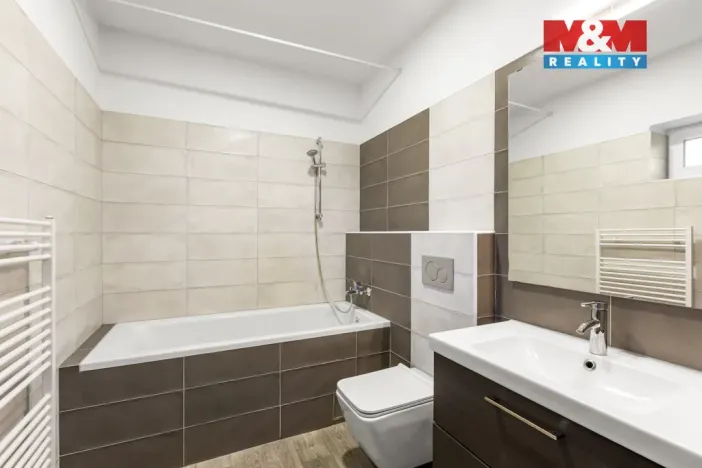 Prodej rodinného domu, Chrudim - Chrudim III, Obce Ležáků, 220 m2