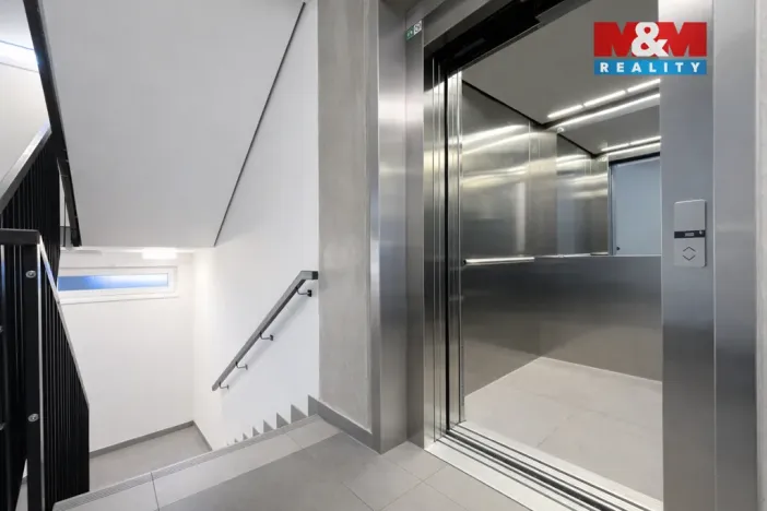 Pronájem bytu 2+kk, Praha - Hloubětín, Lehovecká, 57 m2