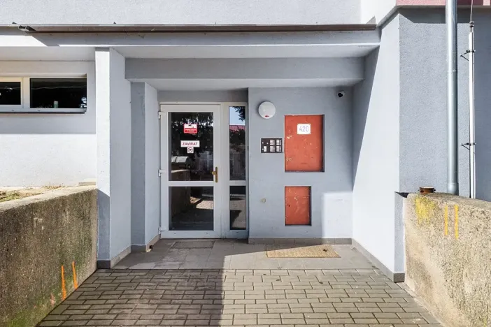 Prodej bytu 3+1, Studená, Komenského, 74 m2