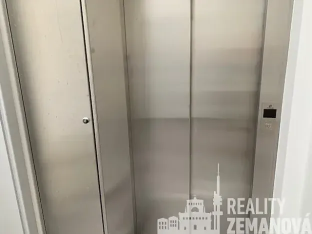 Pronájem bytu 1+kk, Praha - Malá Chuchle, Paroplavební, 20 m2