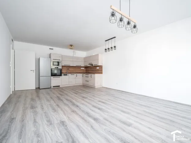 Pronájem bytu 2+kk, Pardubice - Zelené Předměstí, nábřeží Závodu míru, 78 m2