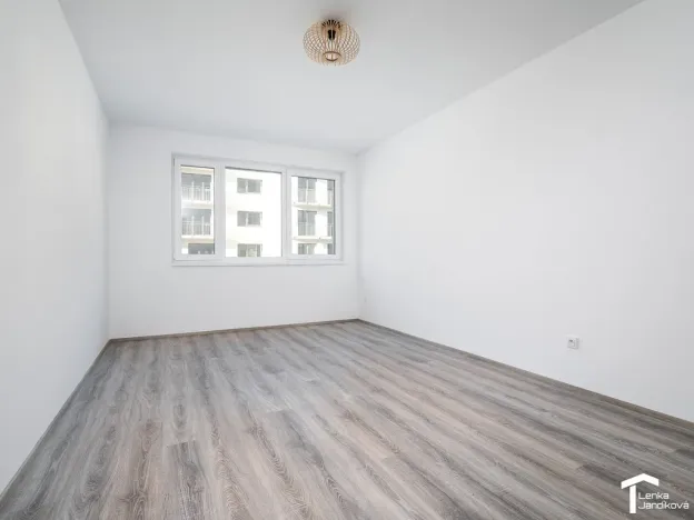 Pronájem bytu 2+kk, Pardubice - Zelené Předměstí, nábřeží Závodu míru, 78 m2