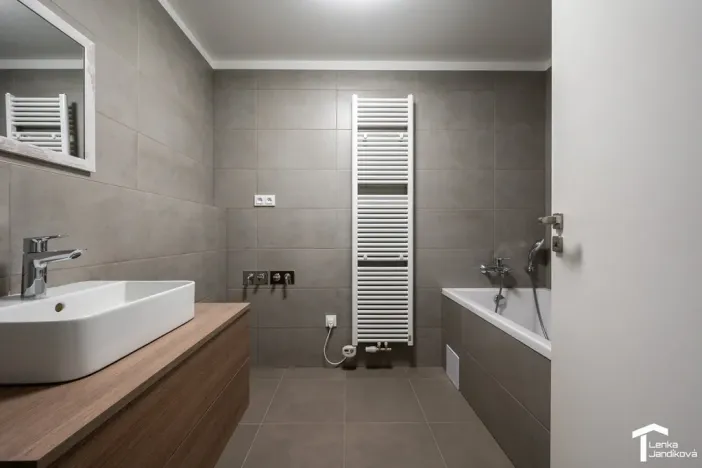 Pronájem bytu 2+kk, Pardubice - Zelené Předměstí, nábřeží Závodu míru, 78 m2