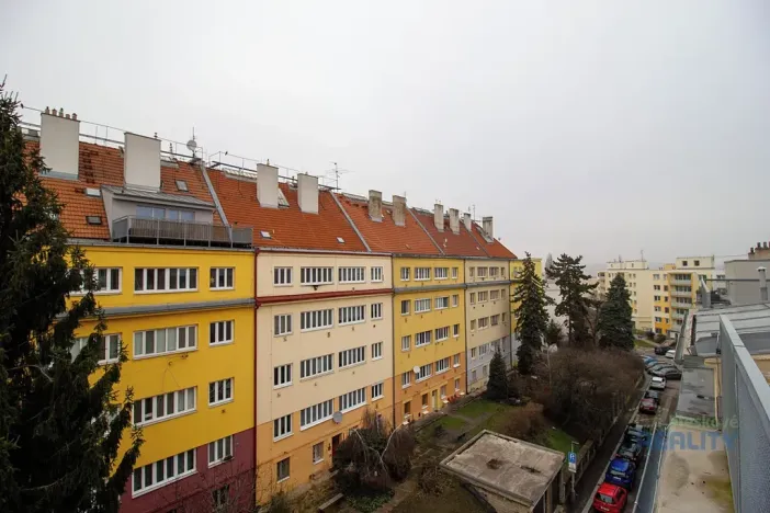 Pronájem atypického bytu, Praha - Nusle, Družnosti, 42 m2