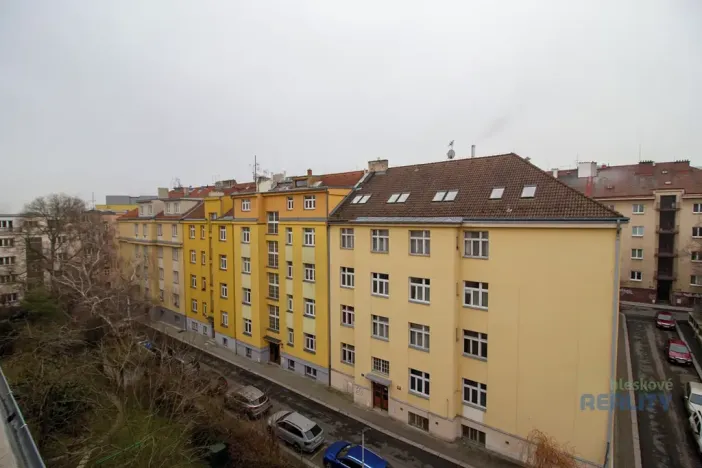 Pronájem atypického bytu, Praha - Nusle, Družnosti, 42 m2