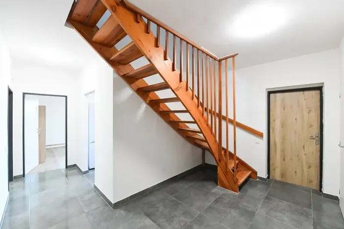 Pronájem činžovního domu, Praha - Hloubětín, Aloisovská, 340 m2
