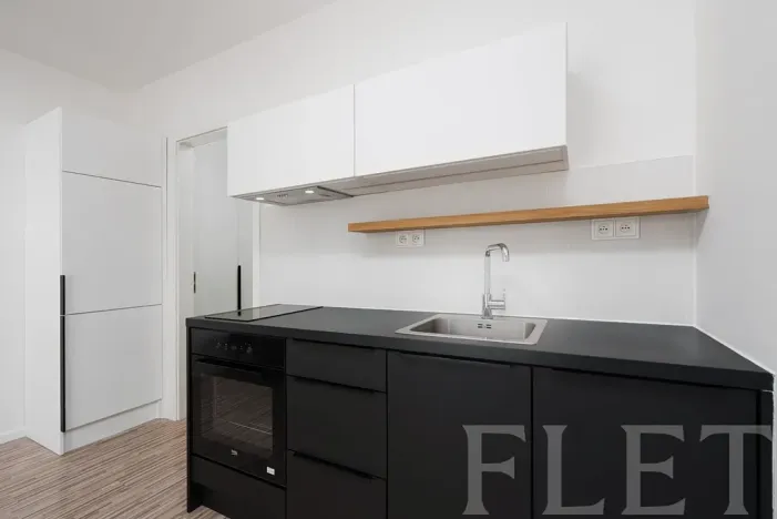 Pronájem bytu 1+kk, Praha - Libeň, Novovysočanská, 25 m2