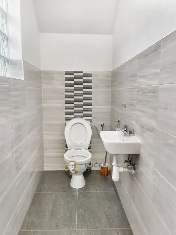 Prodej skladu, Kostelec nad Labem, Neratovická, 3457 m2