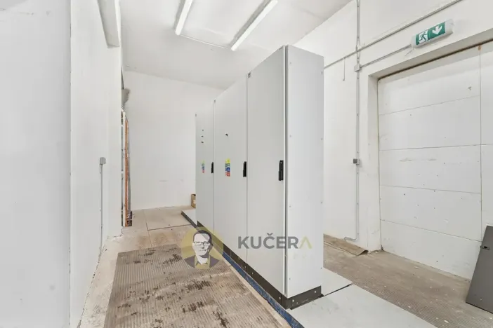 Prodej skladu, Kostelec nad Labem, Neratovická, 3457 m2