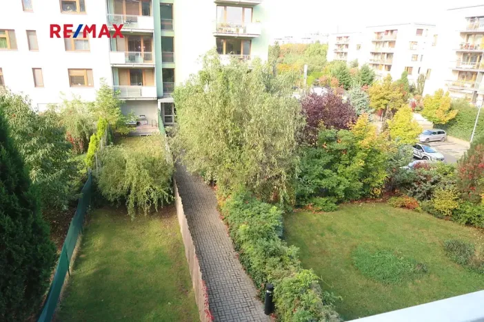 Pronájem bytu 1+kk, Praha - Hloubětín, Nepelova, 30 m2