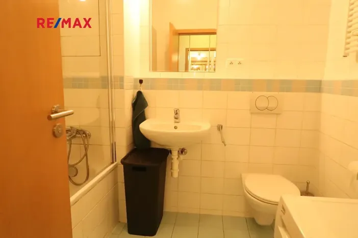 Pronájem bytu 1+kk, Praha - Hloubětín, Nepelova, 30 m2