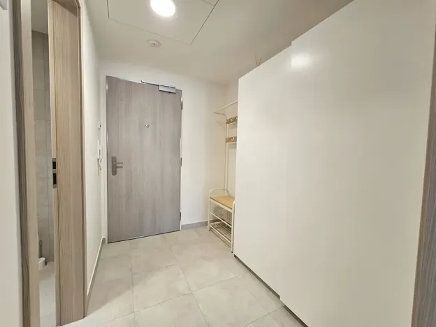 Pronájem bytu 1+kk, Praha - Hloubětín, Poděbradská, 33 m2
